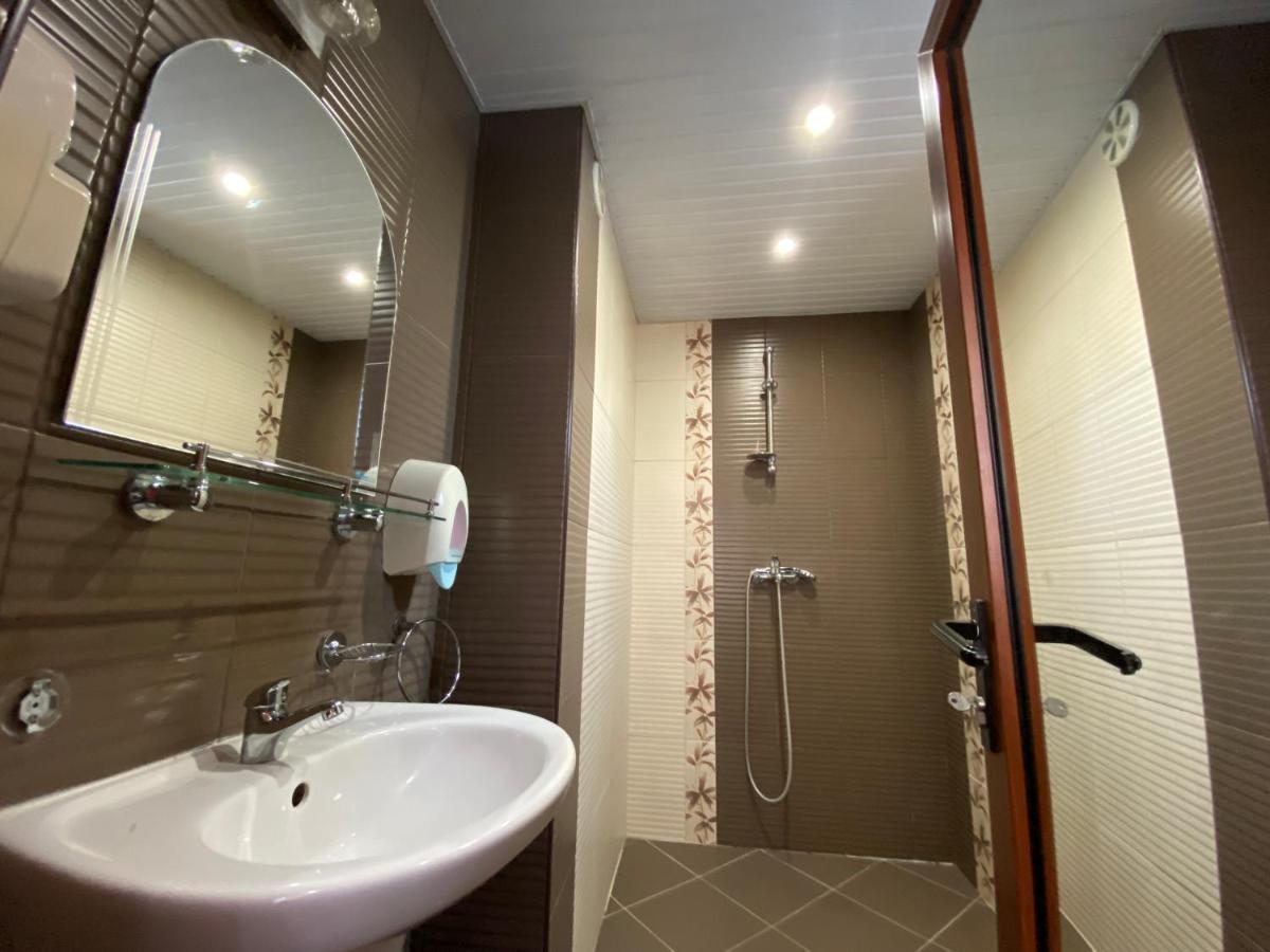 Family Hotel Kavrakovi Pavel Banya Exterior photo